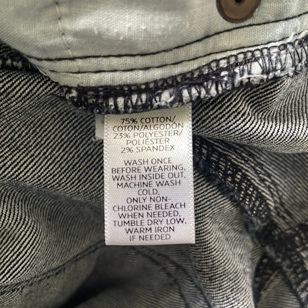 Woman’s Ann Taylor Loft Modern Crop Jeans - Picture 7 of 7